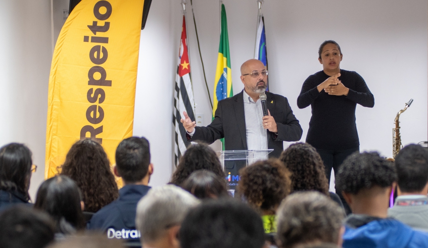 O professor e consultor especializado em Direito de Trânsito Julyver Modesto de Araújo destacou a importância do comportamento seguro no trânsito (Divulgação/PMMC)