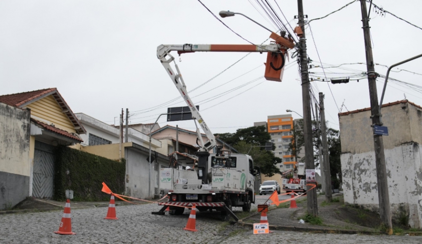 A EDP deu início nesta semana à modernização de mil pontos da iluminação, com a substituição das luminárias atuais por novas de tecnologia LED (Divulgação/ PMMC)