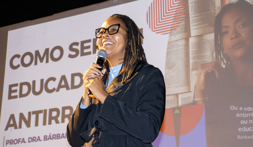 Além de sua sólida carreira acadêmica, Bárbara Carine transpôs os muros da universidade para impactar diretamente a sociedade. (Divulgação/PMMC)