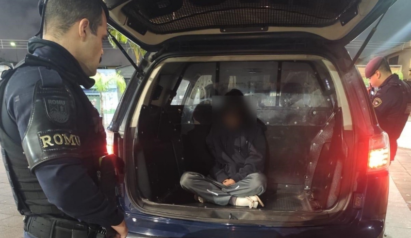 Mulher procurada por tráfico de entorpecentes foi identificada pelo Smart Mogi na região central e presa após ser abordada pela Guarda Civil Municipal (Divulgação/PMMC)
