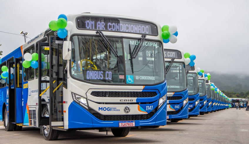 Entrega de 26 novos ônibus com ar-condicionado e anúncio de 57 novas coberturas fazem parte do trabalho para melhoria do transporte coletivo em Mogi das Cruzes (Divulgação/PMMC)