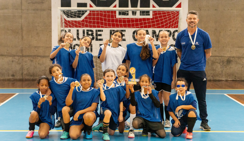 A EM Dr. Isidoro Boucault (Vila da Prata) foi a vencedora da categoria feminina do futsal. (Divulgação/PMMC)