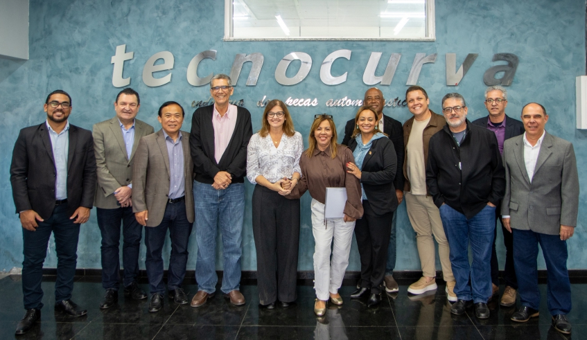 Prefeita Mara Bertaiolli entrega certificados de Tecnologia de Soldagem - Solda Ponto para candidatos aprovados pelo Mutirão de Empregos (Divulgação/PMMC)