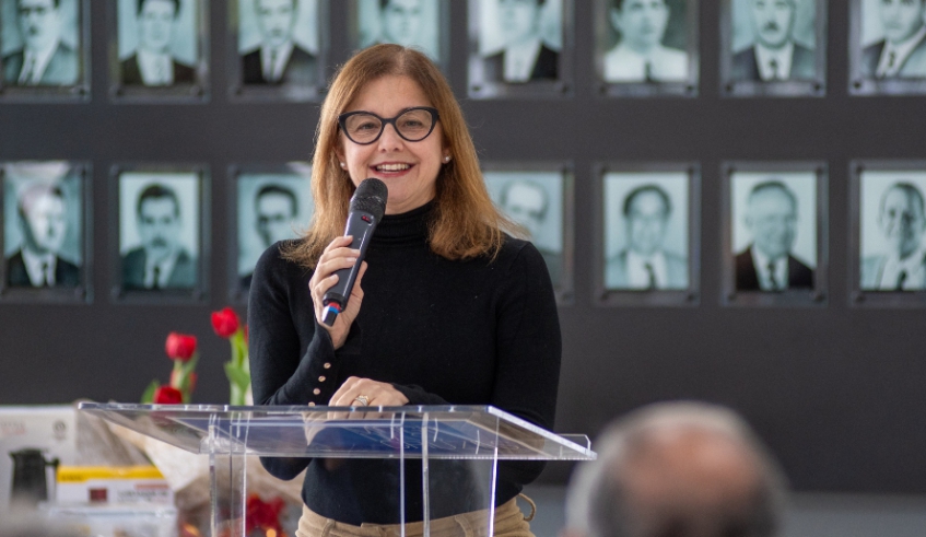 Prefeita Mara Bertaiolli homenageou servidores públicos aposentados do Iprem durante evento (Divulgação - PMMC)