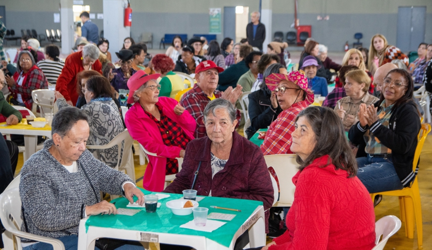 Festa Junina do Pró-Hiper e Mogi Longevidade teve atividades tradicionais e de confraternização entre os participantes dos projetos realizados pela Prefeitura (Divulgação/PMMC)