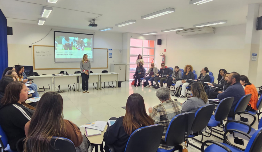 Durante o encontro, os participantes puderam refletir sobre suas experiências de cuidado e construir um plano simples para uma ação. (Divulgação/PMMC)