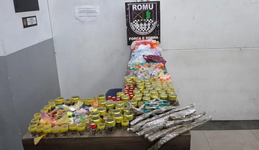Cerca de 2 mil porções de entorpecentes foram apreendidas durante patrulhamento da Guarda Civil Municipal pela Vila Nova União (Divulgação/PMMC)