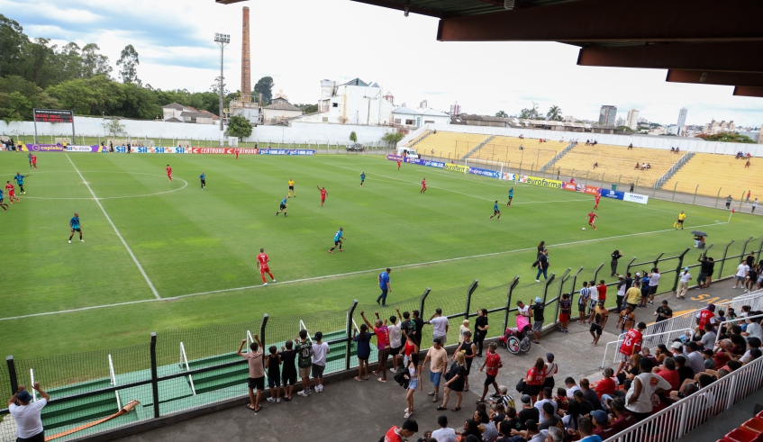 Gramado do Nogueirão foi analisado por profissional técnico da Federação Paulista de Futebol em critérios de performance e de infraestrutura, sendo aprovado (Divulgação/PMMC)