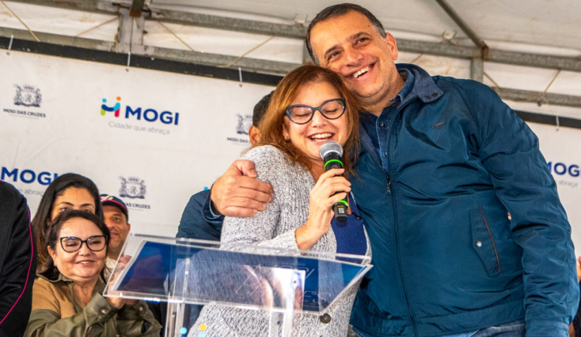 O evento contou com a presença do conselheiro corregedor do TCE-SP, ex-prefeito de Mogi e marido da prefeita, Marco Bertaiolli (Divulgação/PMMC)