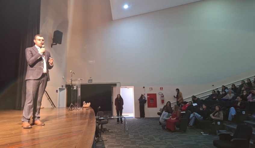 No primeiro dia da programação, o professor Lucas da Silva Martins falou sobre “Concepções do Sujeito Surdo”. A programação segue ao longo de julho com atividades sobre Manejo do Comportamento . . .