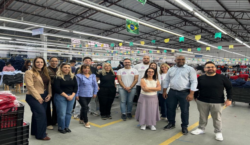 Empresários e representantes de empresas parceiras em visita à Amalfis