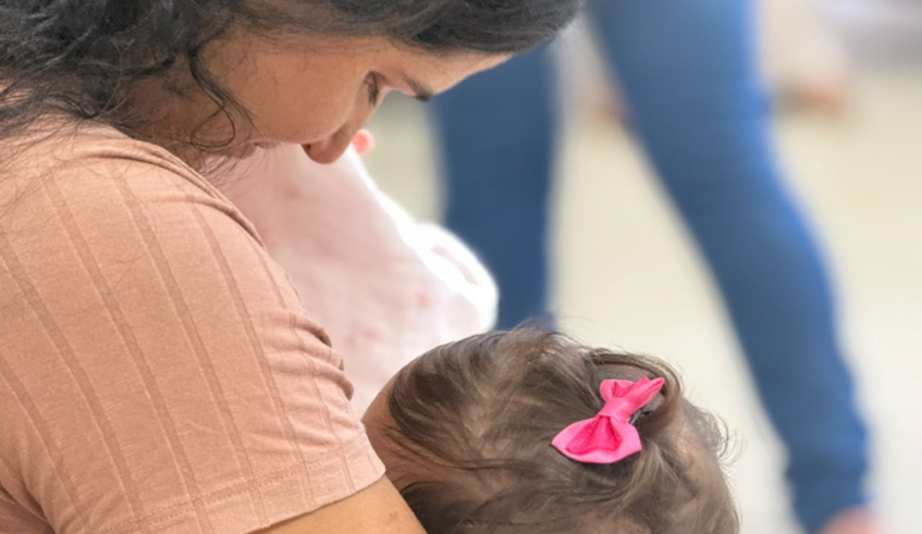 Mães de vários bairros de Mogi participaram, simultaneamente, da Hora do Mamaço com seus filhos (DIvulgação/PMMC)