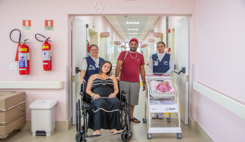 Bianca e Renan comemoraram terem saído com a Liz saudável e com todos os exames normais (Divulgação/PMMC)