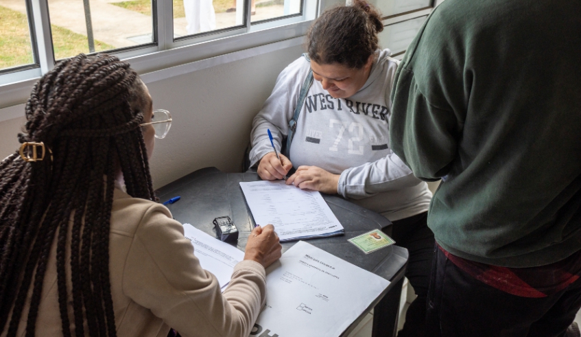 Pelo contrato, os contemplados assumem a responsabilidade pelo pagamento mensal de uma parcela que corresponde a 20% da renda bruta (Divulgação/PMMC)