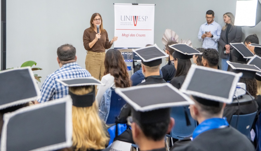 A cerimônia celebrou a formatura de 60 estudantes, que concluíram cursos de graduação oferecidos no formato EAD pelo Polo de Mogi das Cruzes da Univesp. (Divuglação/PMMC)