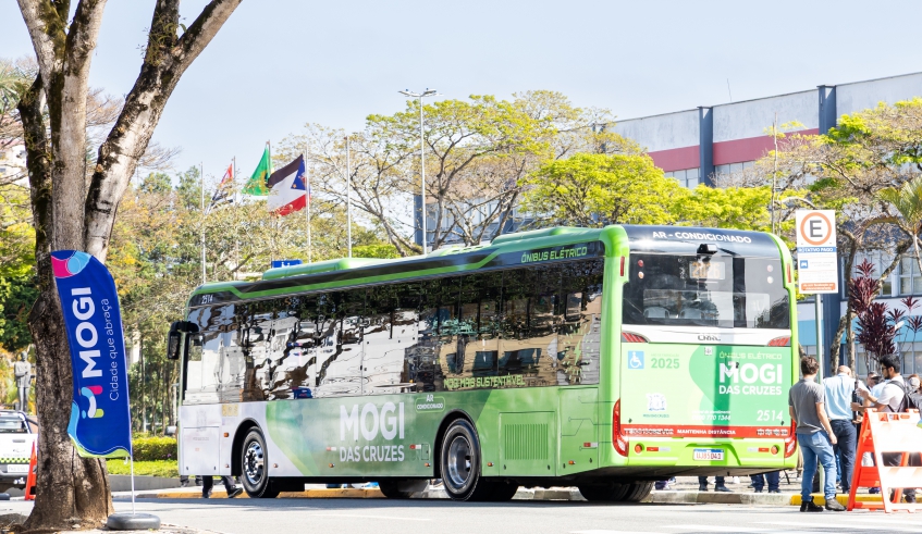 ônibus elétrico é silencioso, reduzindo drasticamente a poluição sonora, tanto para o passageiro quanto para o motorista (Divulgação/PMMC)