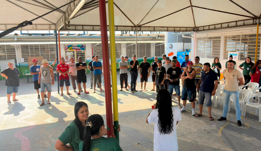 A Oficina Cuidar Junto, que faz parte da Estratégia Cinco Básicos, uma parceria da Prefeitura de Mogi das Cruzes com a Fundação Van Leer, por meio da Urban95. (Divulgação/PMMC)