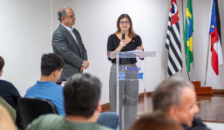 Prefeita Mara Bertaiolli e o vice Téo Cusatis detalharam a programação de entregas de obras e de eventos culturais preparada pela Administração Municipal (Divulgação/PMMC)