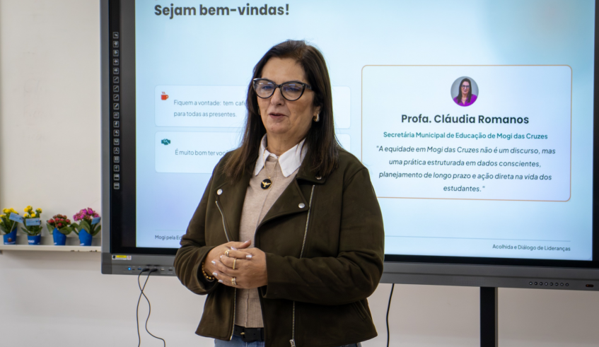 A secretária de Educação, Claudia Romanos, destacou o trabalho realizado, que está sendo referência e fazendo a diferença na vida dos estudantes mogianos. (Divulgação/PMMC)