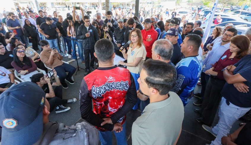 Prefeita Mara Bertaiolli lembrou ainda que a criação do Pit Stop leva mais respeito ao motoboys e motogirls, melhorando as condições de trabalho da categoria (Divulgação/PMMC)