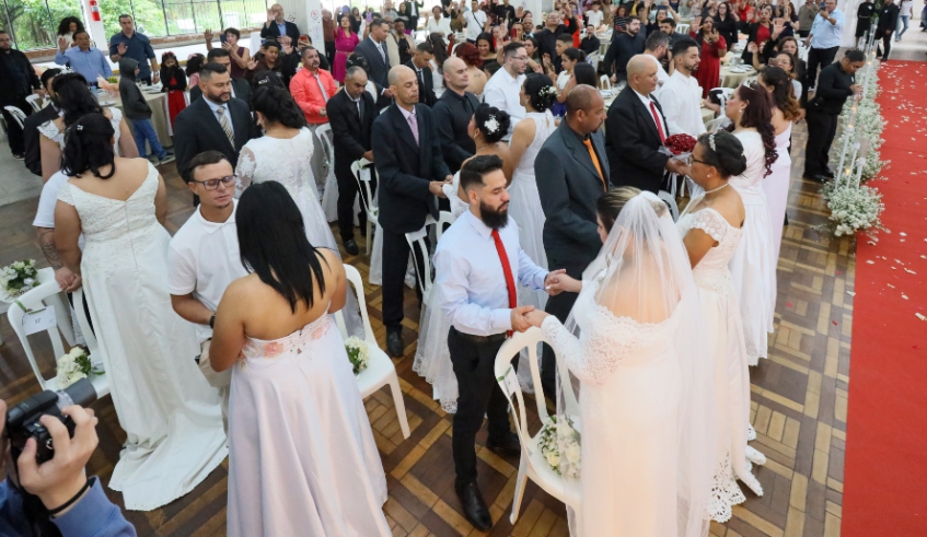 Edição de 2026 do Casamento Comunitário selou a união de 30 casais de Mogi das Cruzes em cerimônia no último sábado, no Clube Náutico Mogiano (Divulgação/ PMMC)
