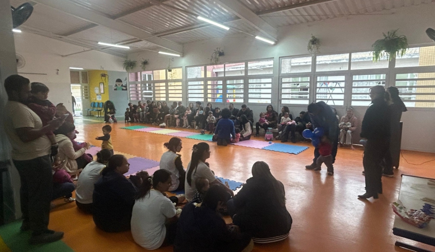 A oficina contou com a parceria da psicóloga Sueli Ishida, do Departamento de Subvenção da Secretaria Municipal de Educação. (Divulgação/PMMC)