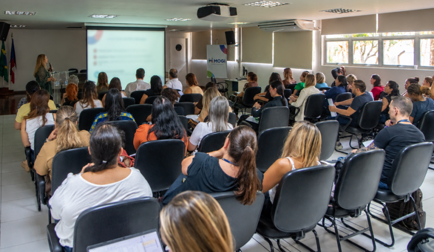 Reunião com Responsáveis Técnicos (RTs) das unidades de saúde tratou de aperfeiçoamentos no atendimento materno infantil (Divulgação/PMMC)