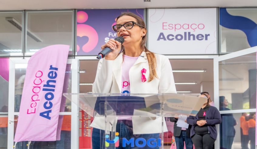 A presidente do Fundo Social, Maira Cusatis, fez a abertura da Campanha Outubro Rosa