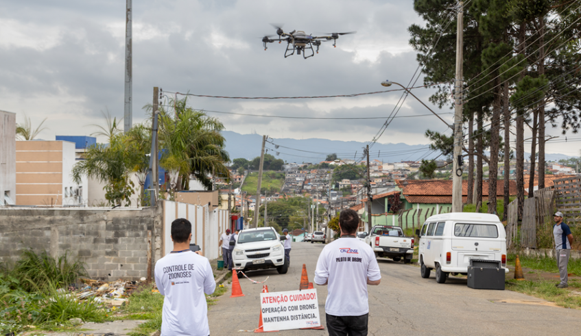 Uma das ferramentas usadas pela Prefeitura de Mogi nas ações de combate à dengue é o drone, especialmente em locais de difícil acesso (Divulgação/PMMC)