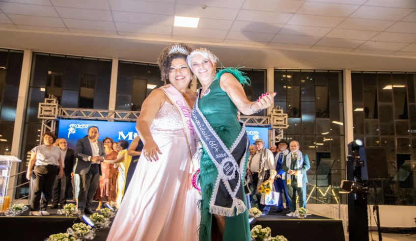 Misses e Misters 2026 receberam as faixas dos antigos vencedores