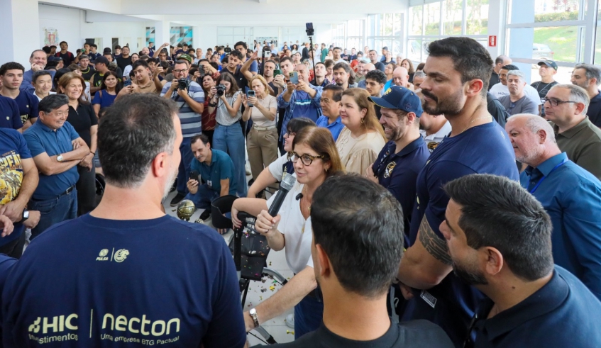 Prefeita Mara Bertaiolli parabenizou a equipe do Mogi das Cruzes Basquete pelo título e agradeceu por o time trazer um sentimento de pertencimento para a população (Divulgação/PMMC)
