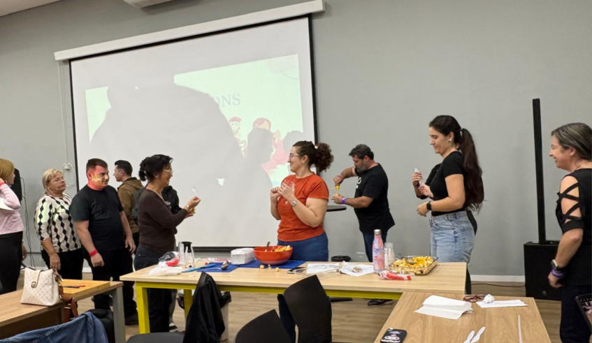 Estudantes de diferentes turmas e faixas etárias compartilharam conhecimentos e experiências. (Divulgação/PMMC)