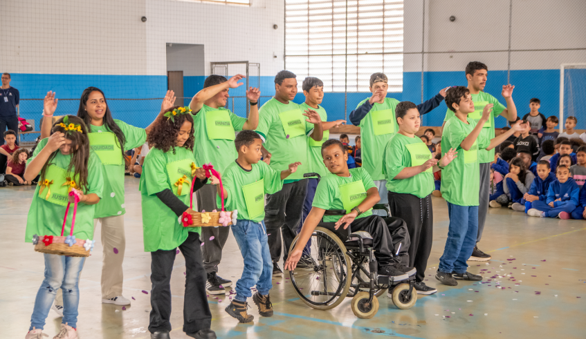 As escolas participantes envolveram o público com suas apresentações. (Divulgação/PMMC)