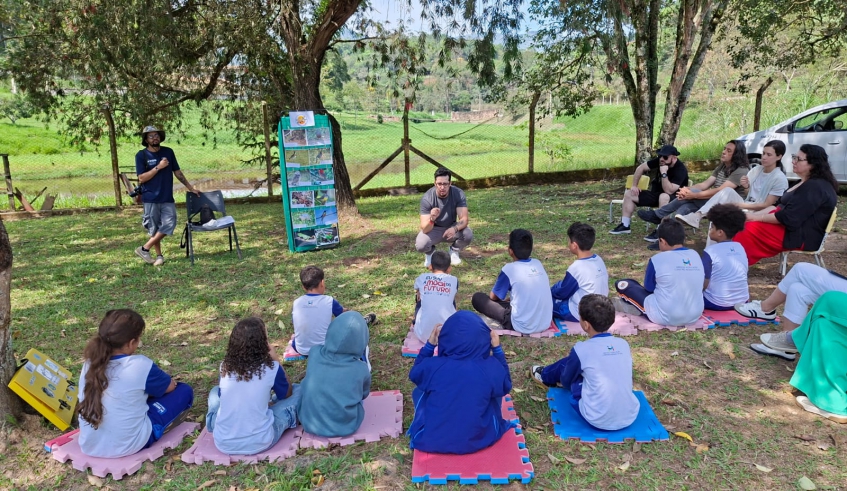 Iniciativa realizada na Escola Municipal Rural Benedito Pereira de Paula proporcionou contato direto com a natureza e identificação de cerca de 30 espécies de aves; próxima atividade será em Saba . . .