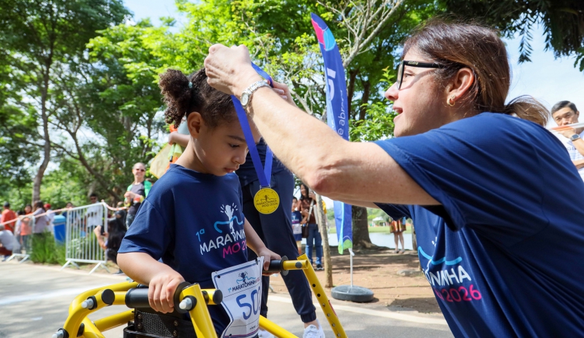 Prefeita Mara Bertaiolli acompanhou Maratoninha e destacou importância de incentivar o esporte e o desenvolvimento para as crianças (Divulgação/PMMC)