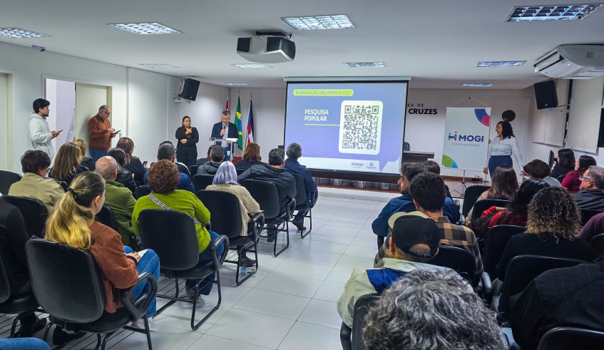 Audiência pública registrou boa participação, com cerca de 100 pessoas, entre moradores, técnicos da gestão municipal, secretários e vereadores (Foto: Julio Nogueira/Semae)