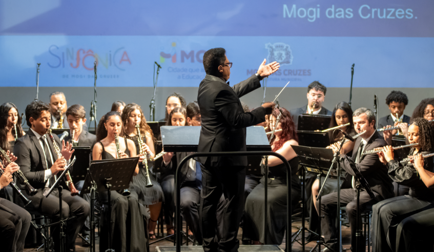 A programação contou com a apresentação da Banda Sinfônica Infantojuvenil de Mogi das Cruzes, sob regência do maestro Lélis Gerson, diretor artístico do projeto. (Divulgação/PMMC)
