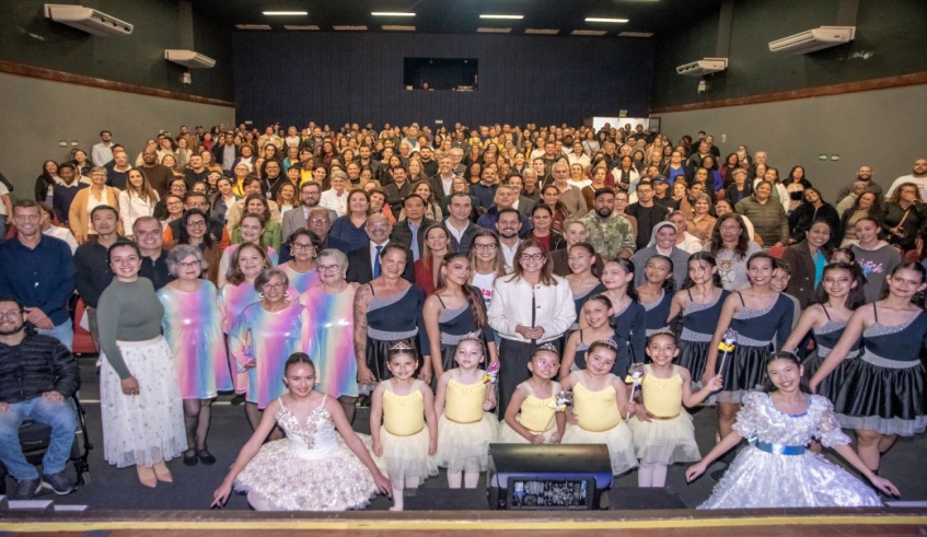 Evento de lançamento reuniu autoridades, lideranças comunitárias e públio variado